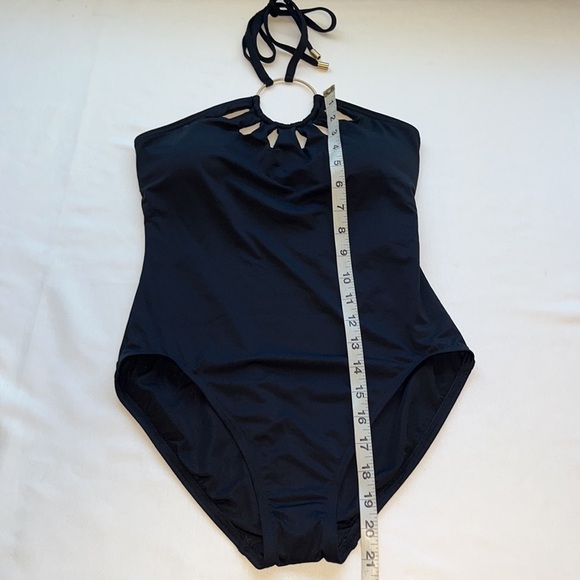 Vince Camuto Logo Ring Cutout
Halter One-Piece Sz 8 - Picture 6 of 9